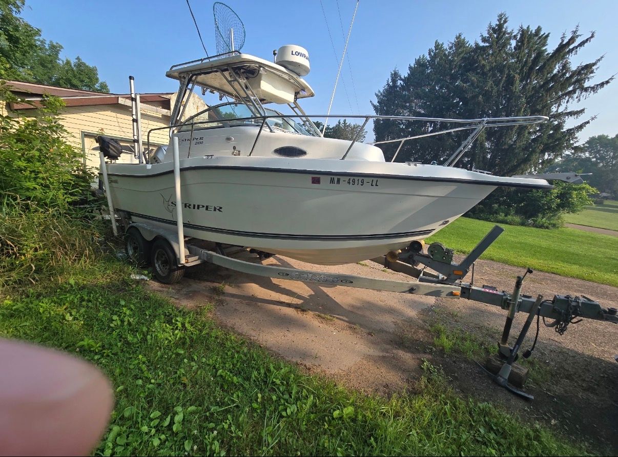 1999 Seaswirl Striper 2100