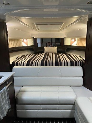 2019 Monterey 335 Sport Yacht - 7