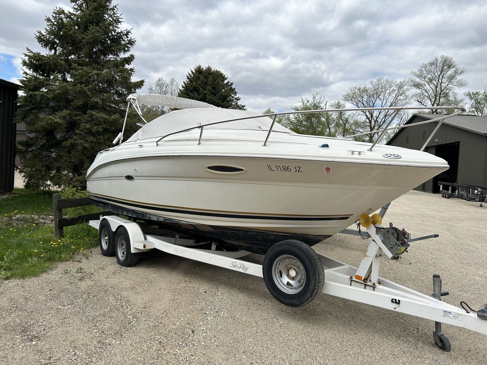 2004 Sea Ray 225 Weekender