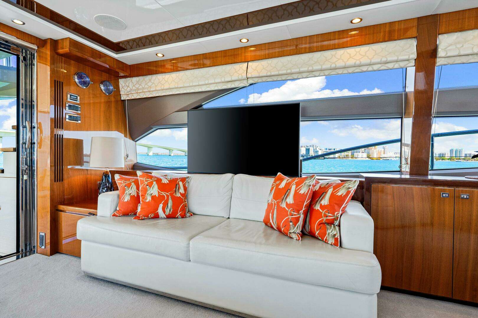 2014 Princess Y72 - Image 121