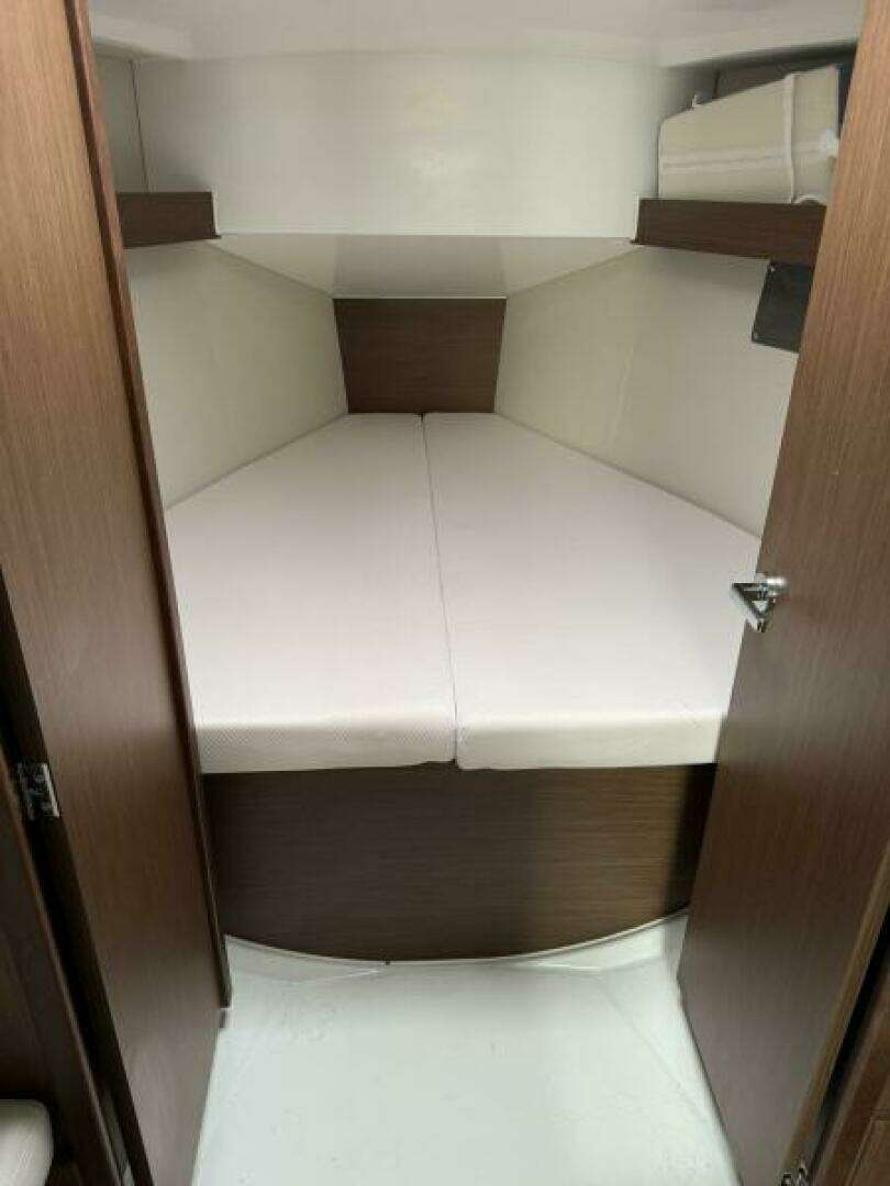 2024 Beneteau 34.1 - Image 12