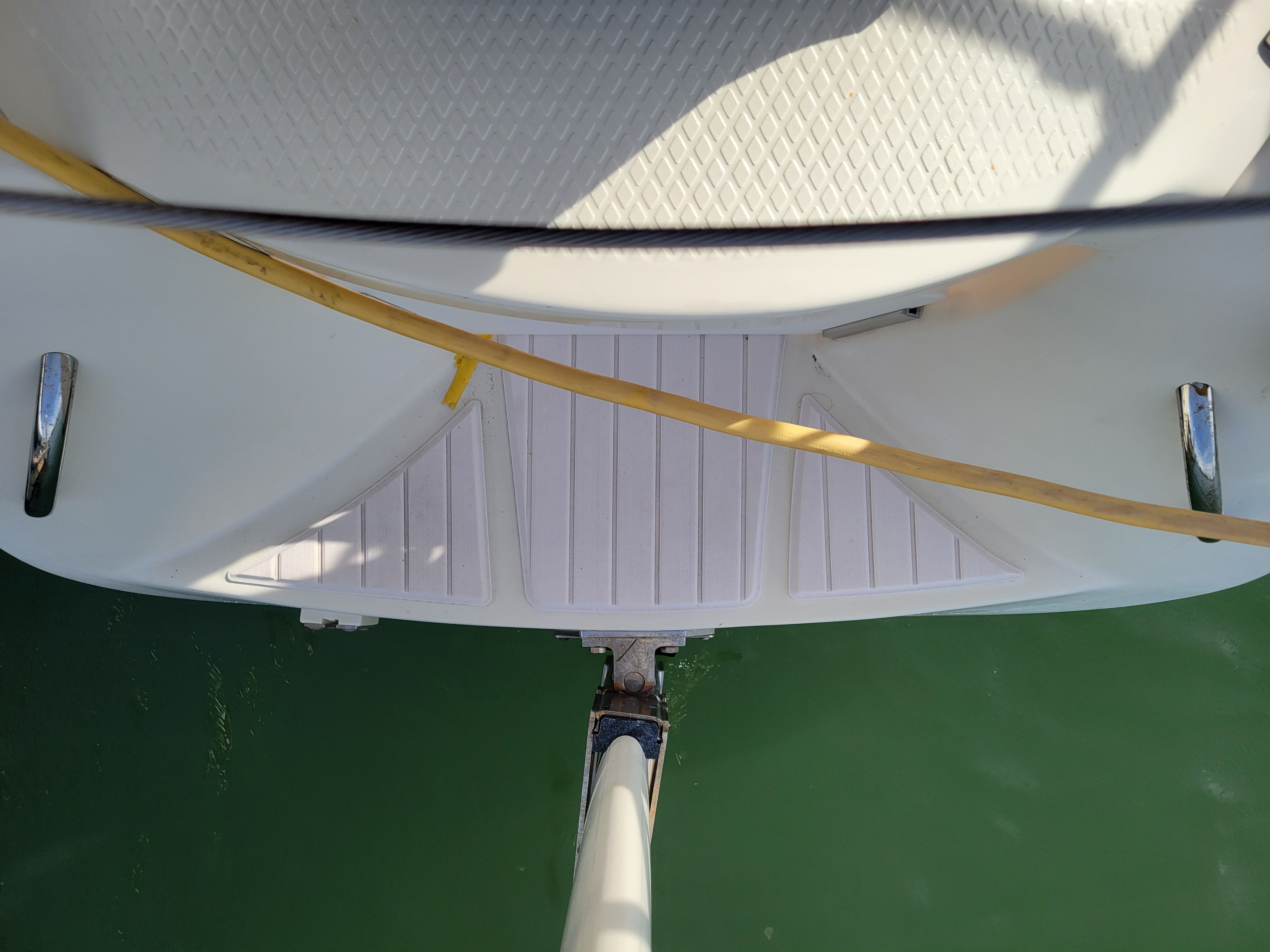 Hake Seaward 26 RK boat hull above water, year 2018.