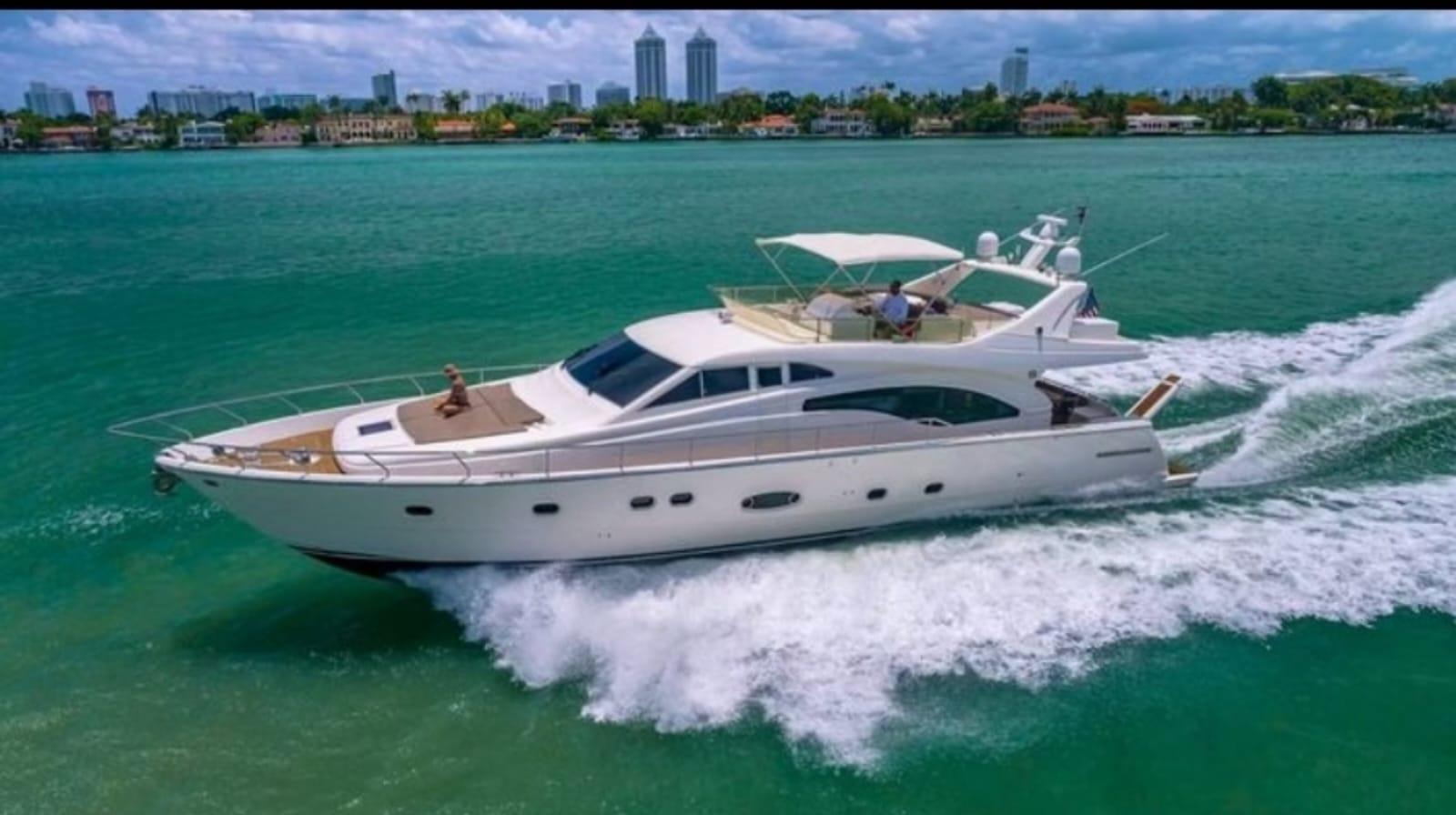 2005 Ferretti Yachts 680
