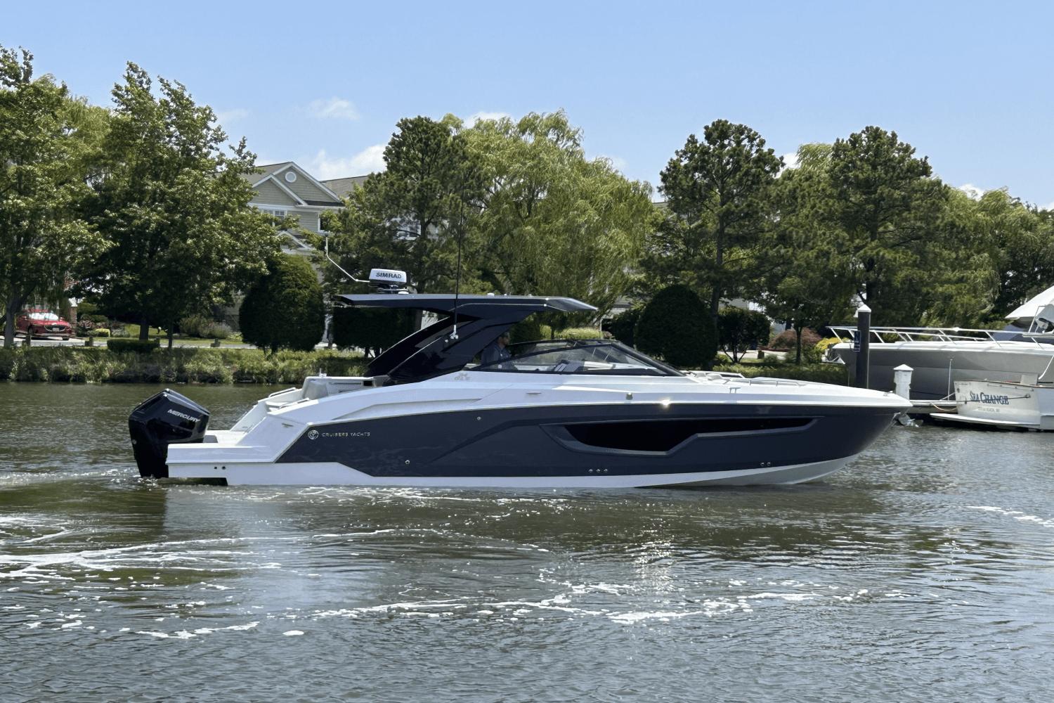 2026 Cruisers Yachts 34 GLS OB