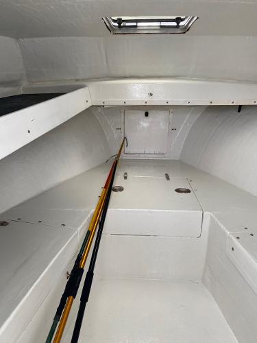2003 Goldline Pilothouse - 12