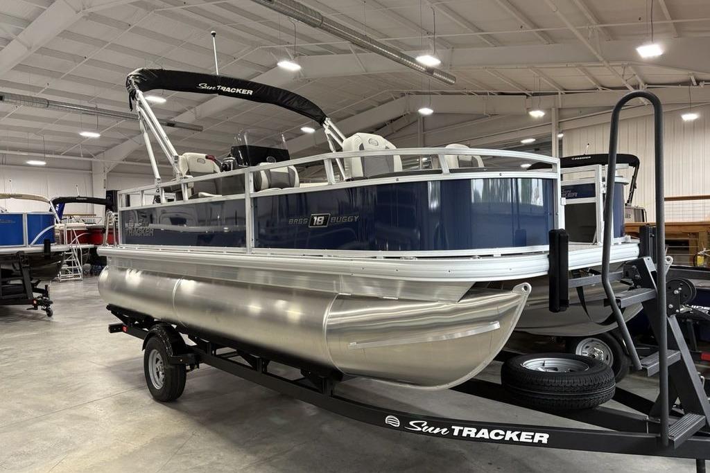 2026 Sun Tracker Bass Buggy 18 DLX