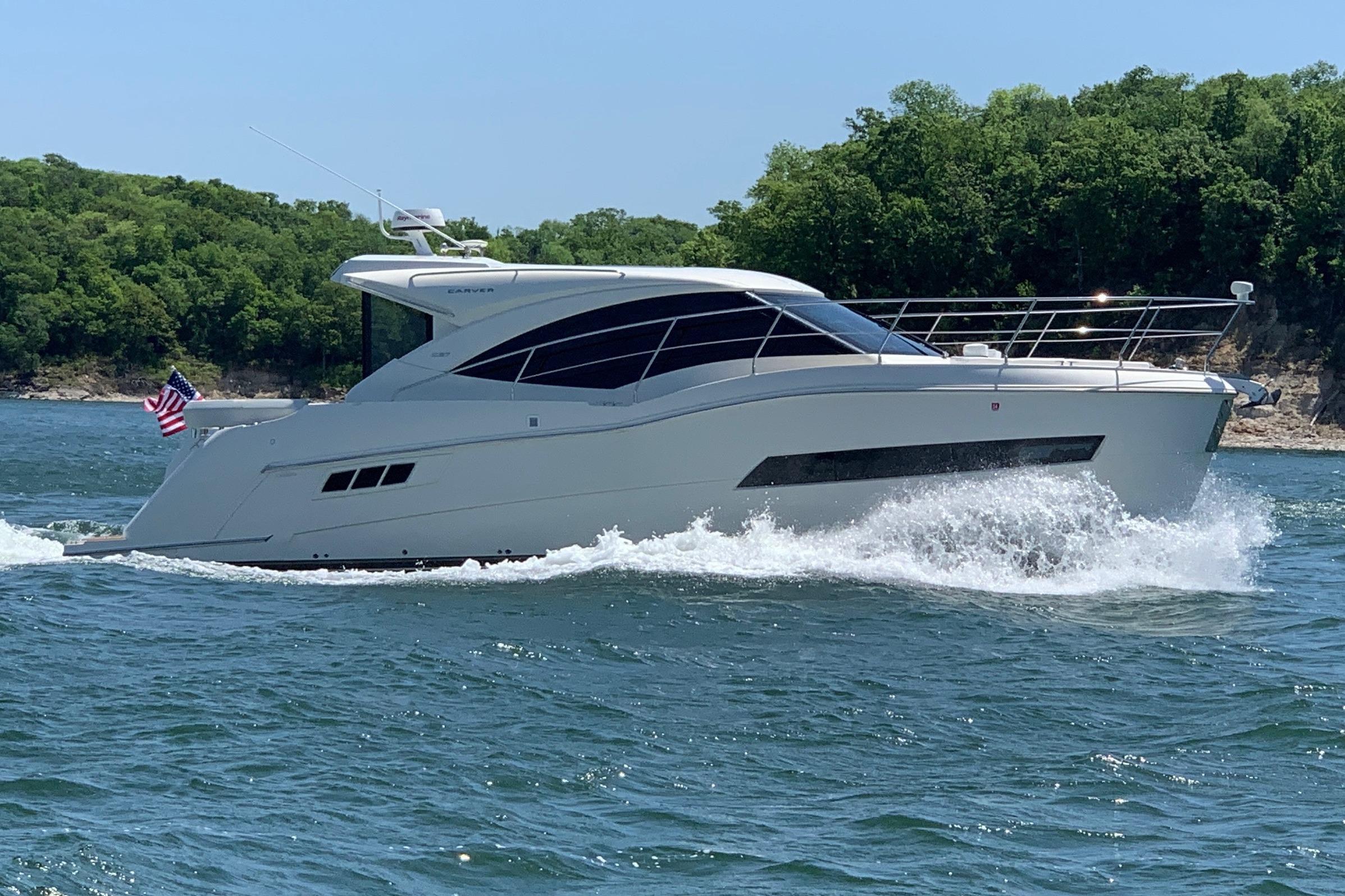 2016 Carver C37 Coupe