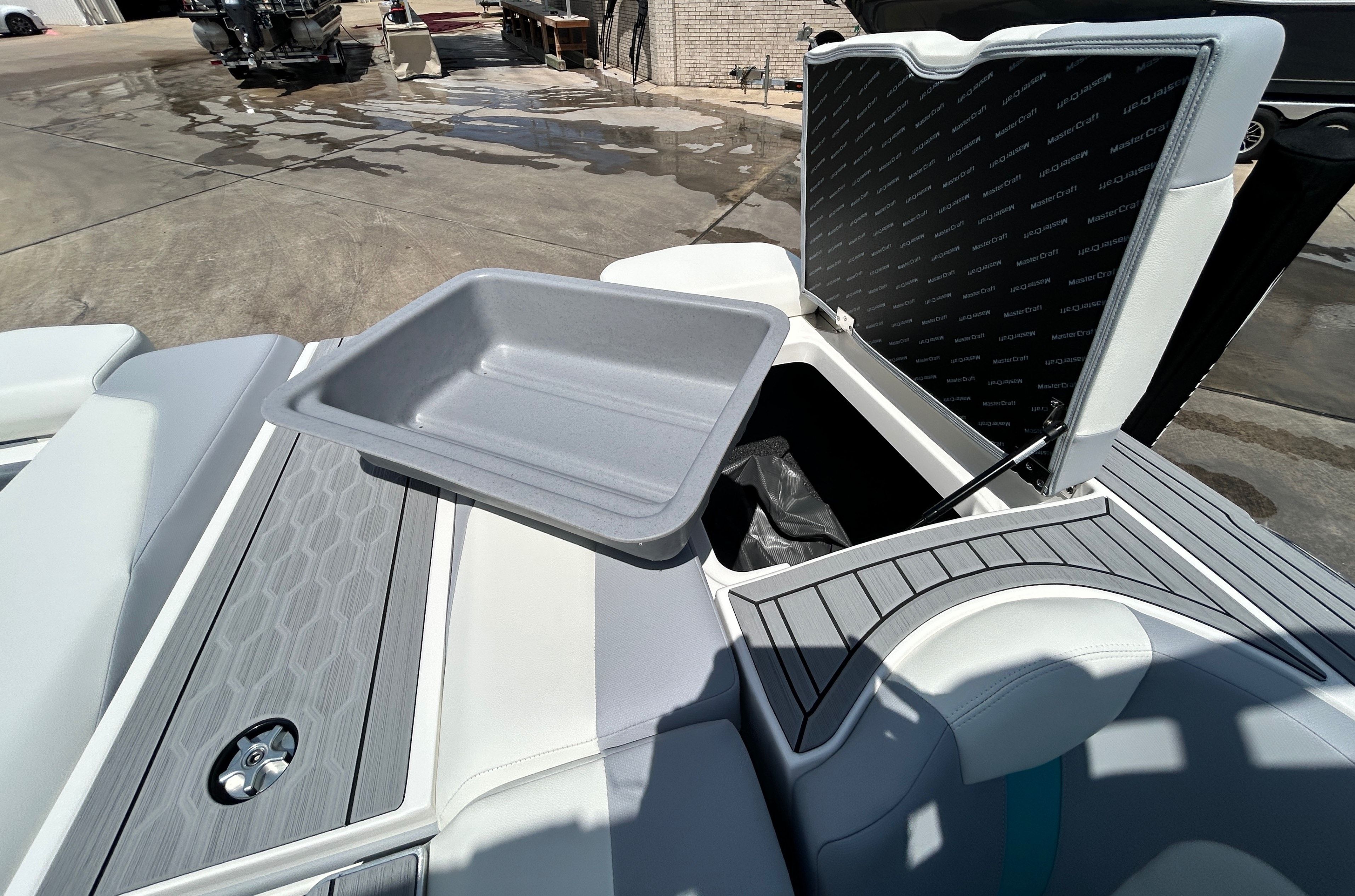 2026 MasterCraft XT22 - 52