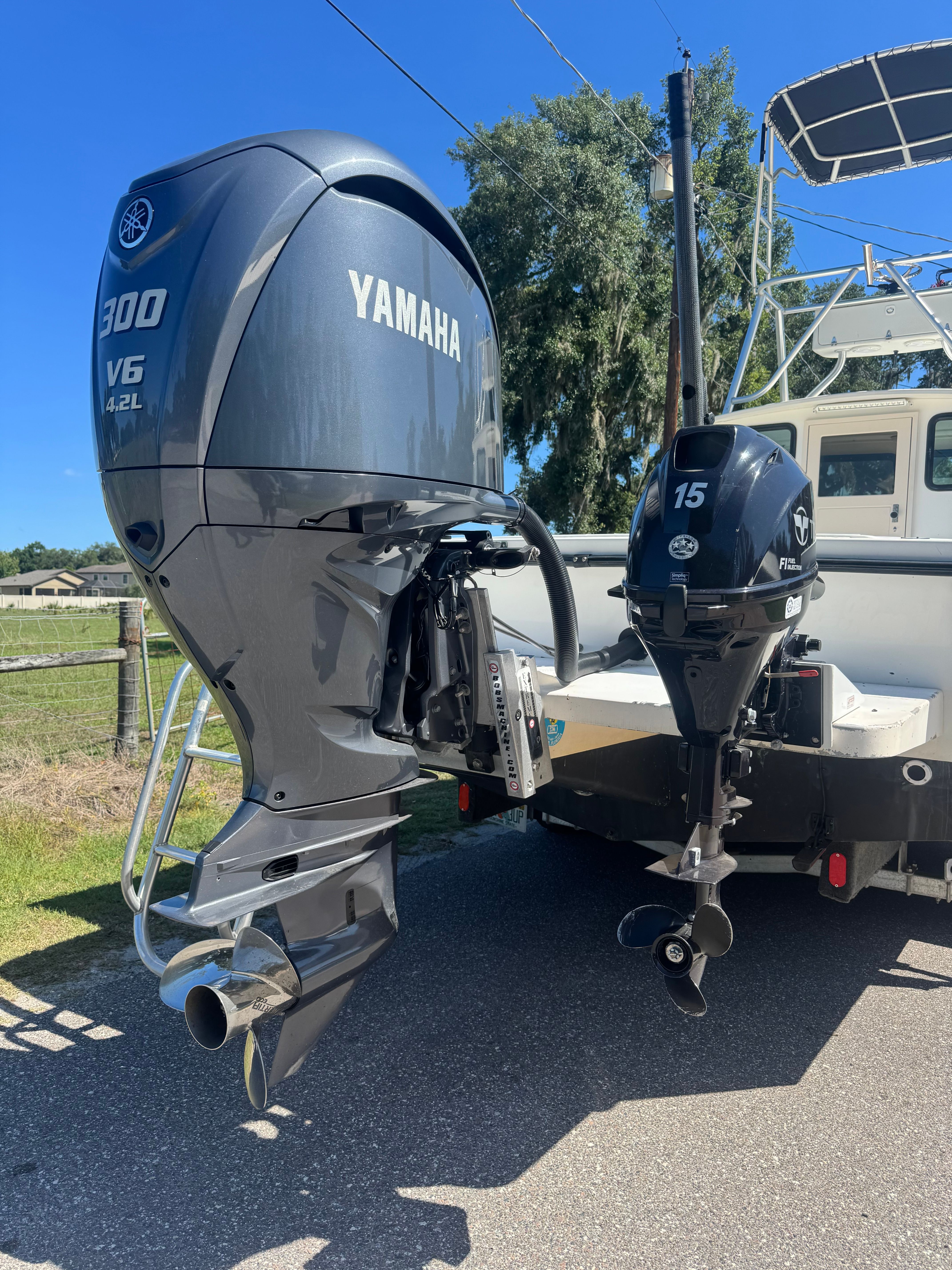 1997 Parker 2520 boat with Yamaha outboard motors.