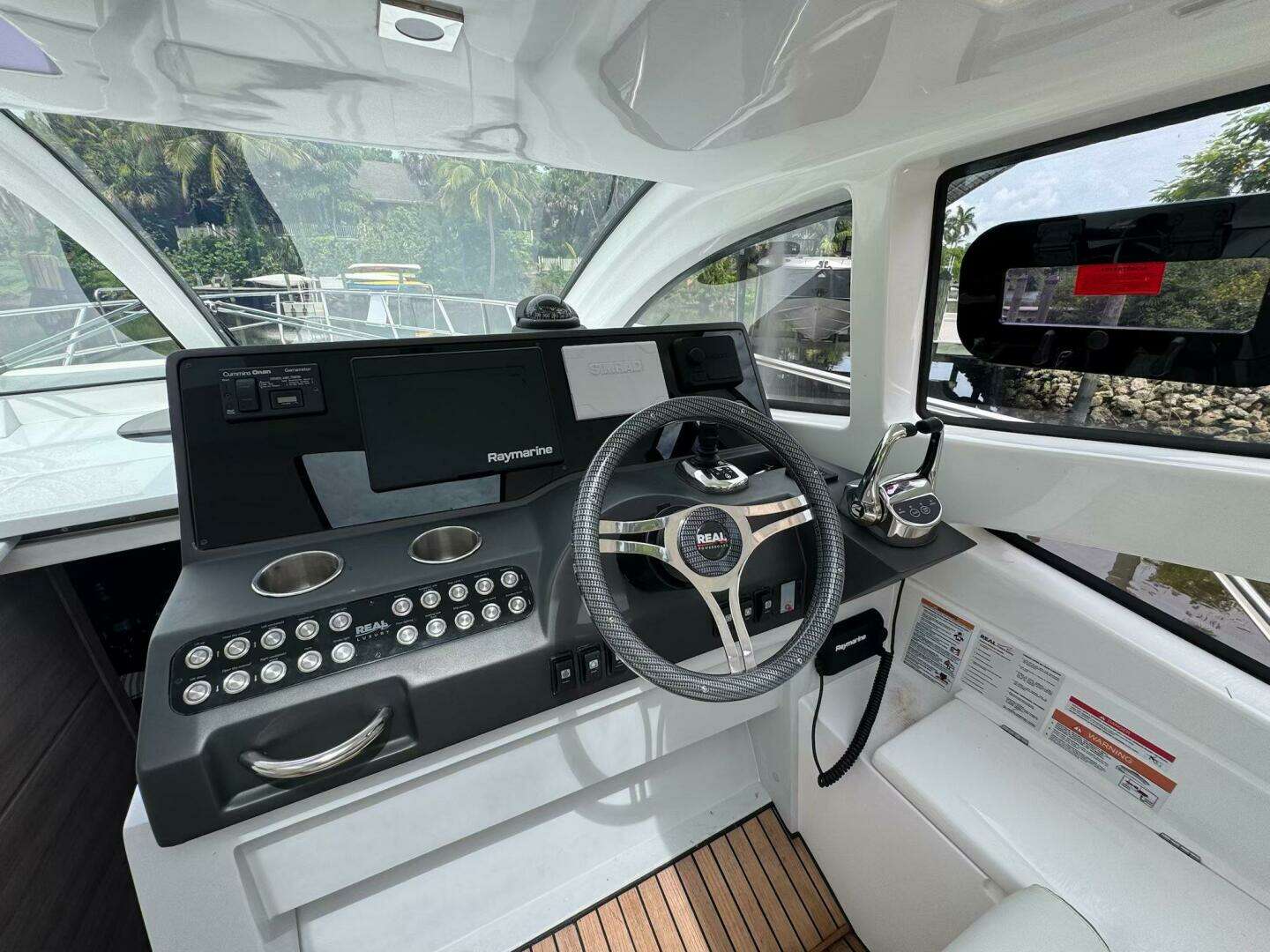 2025 Real 40 HT Luxury - Image 38