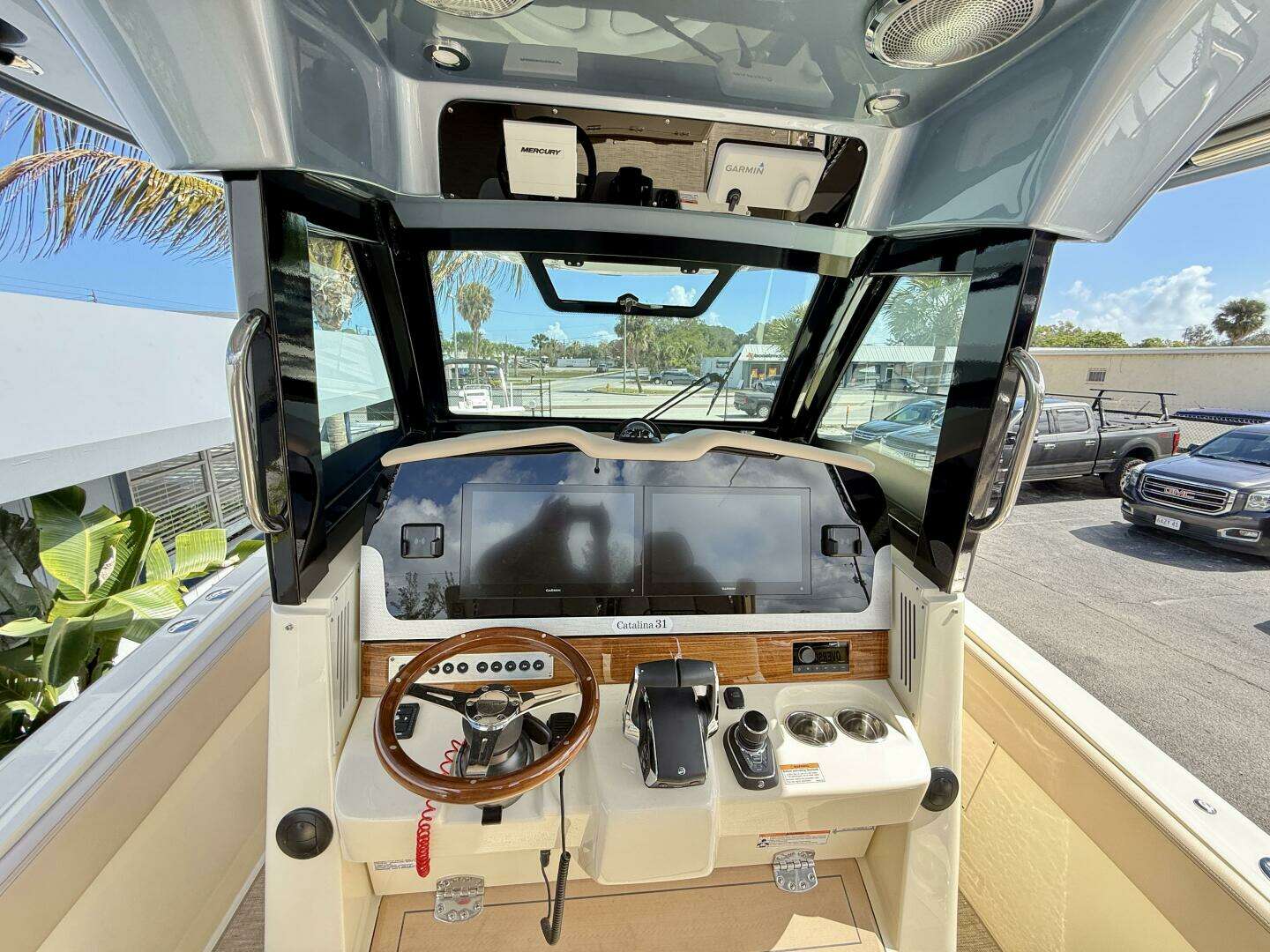 2026 Chris-Craft 31 Catalina - Image 4