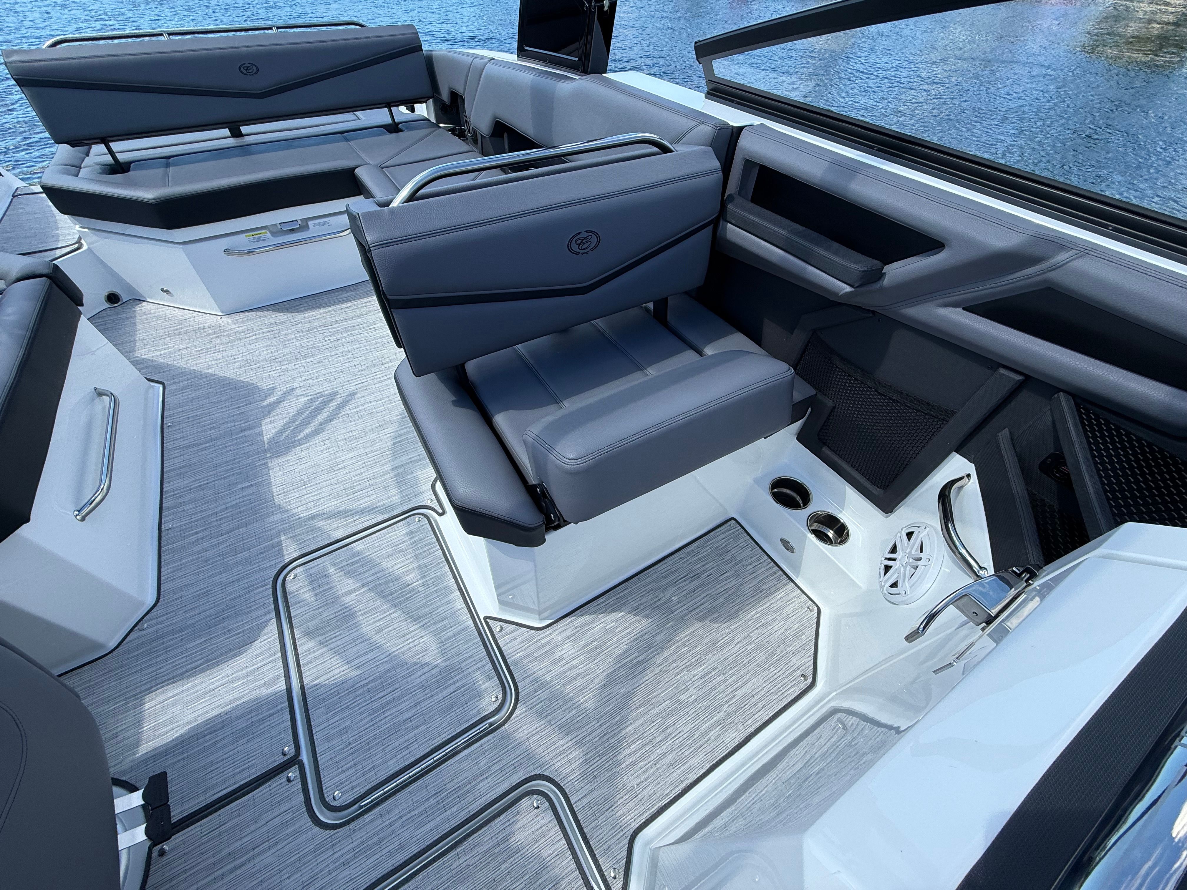 2026 Cobalt R8 Surf - 8