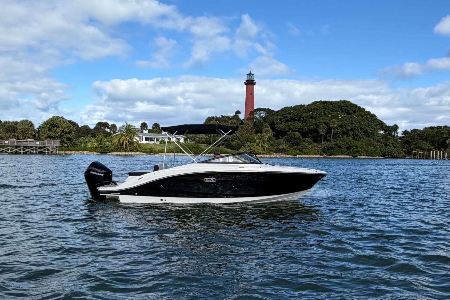 2026 Sea Ray SPX 210 Outboard