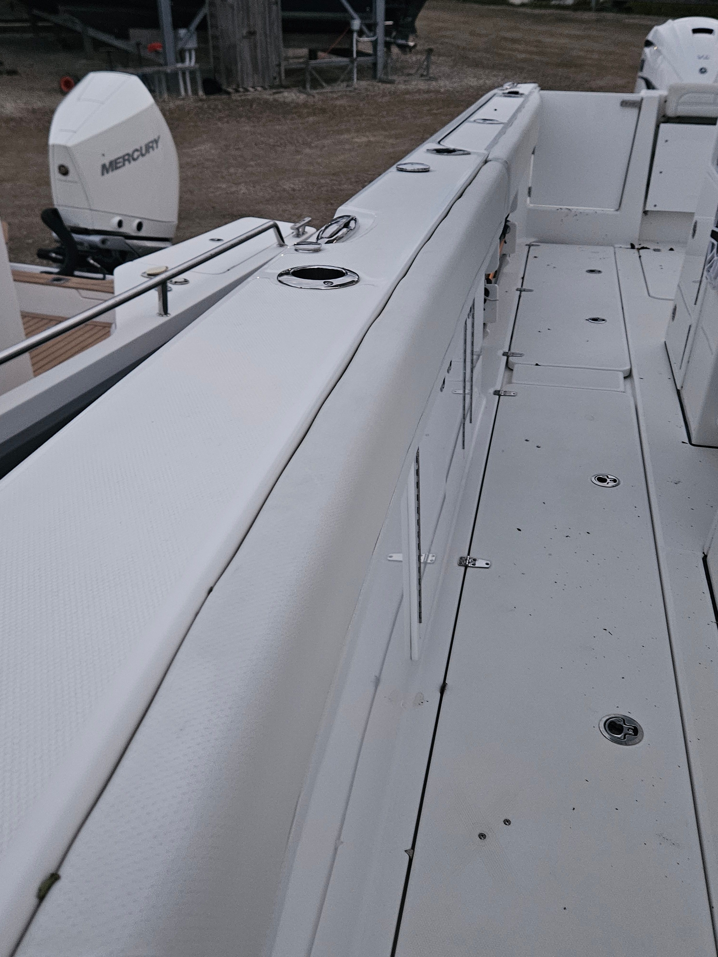 2021 Edgewater 340CC - 16