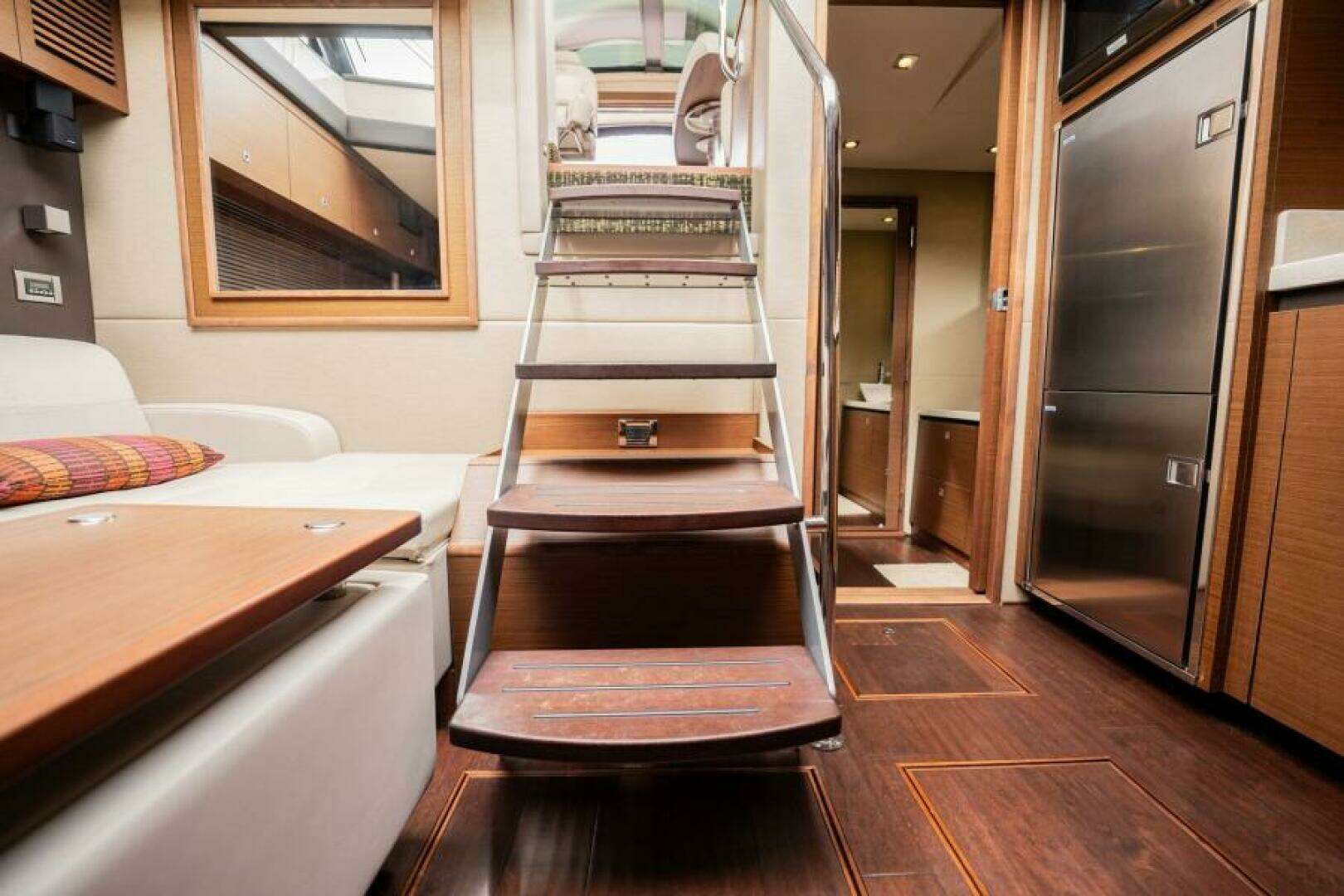 2015 Sea Ray 510 Sundancer - Image 24