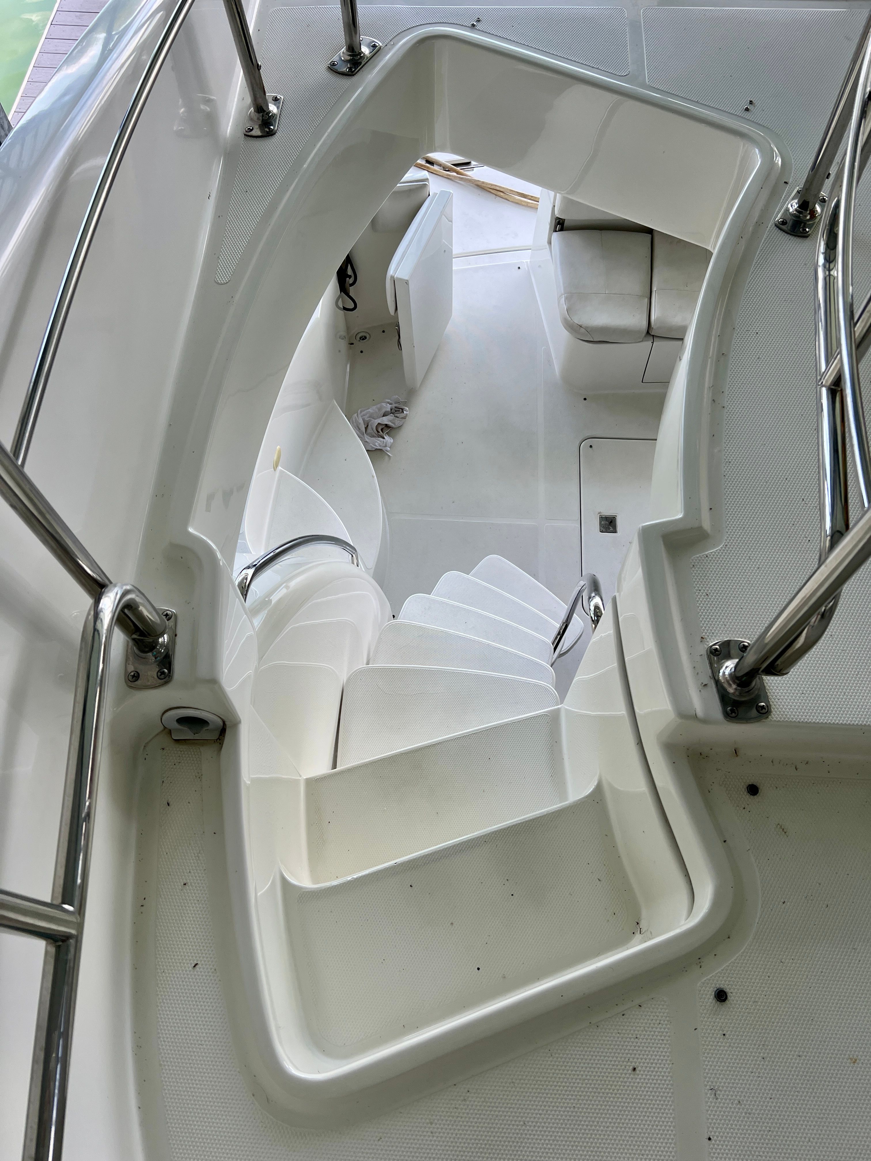 Interior view of 2005 Carver 560 Voyager Sky yacht.