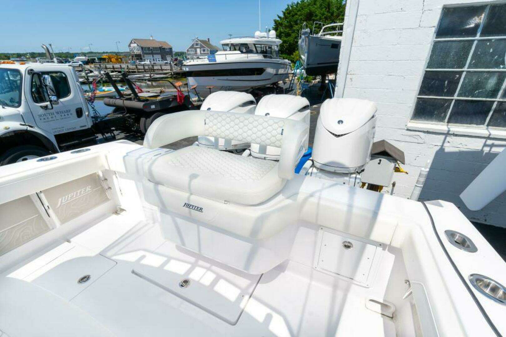 2027 Jupiter 340LS - Image 22