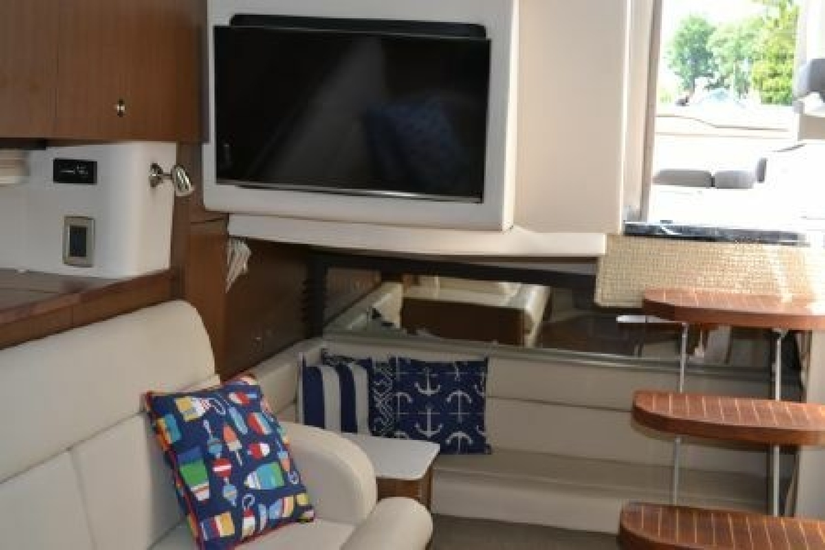 2017 Sea Ray Sundancer 370 - Image 22
