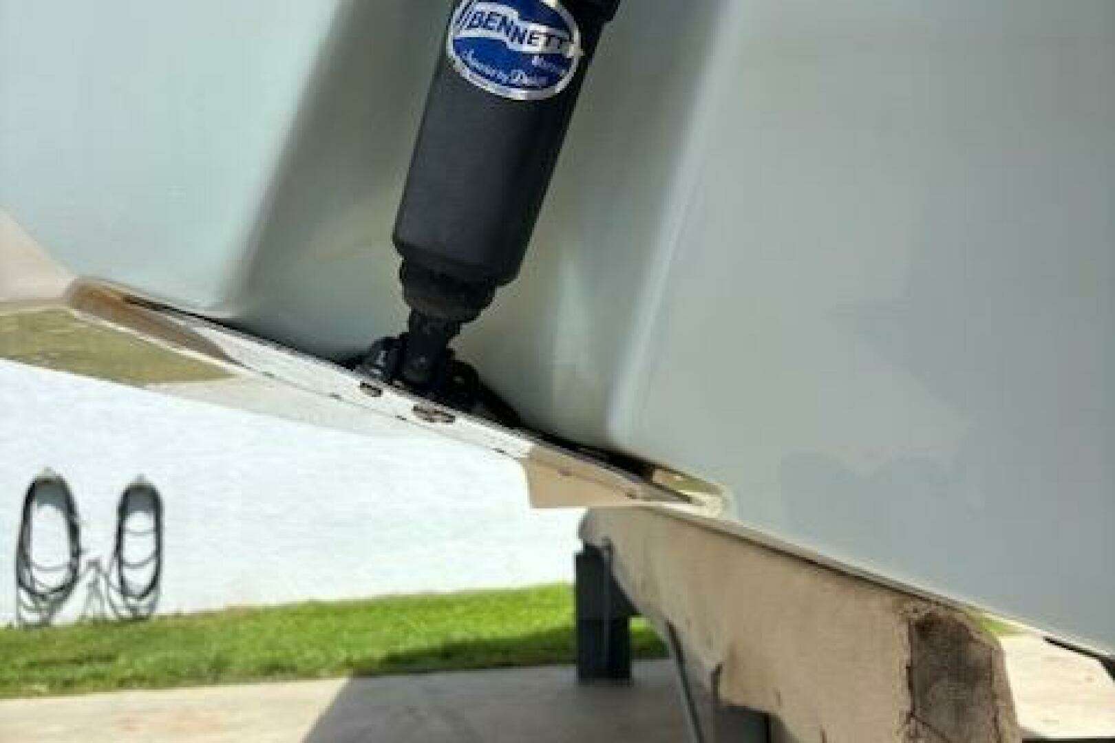 2018 Century 2600 Center Console - Image 12