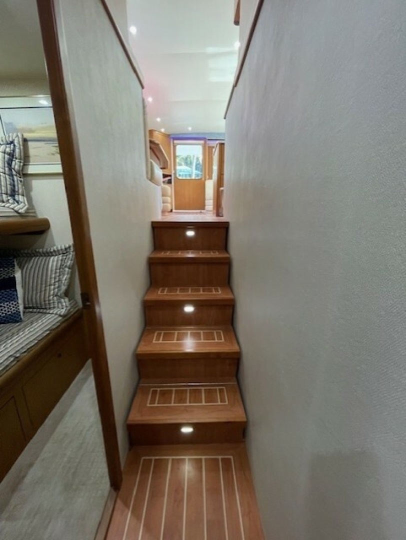 2003 Post Sportfish - Image 32