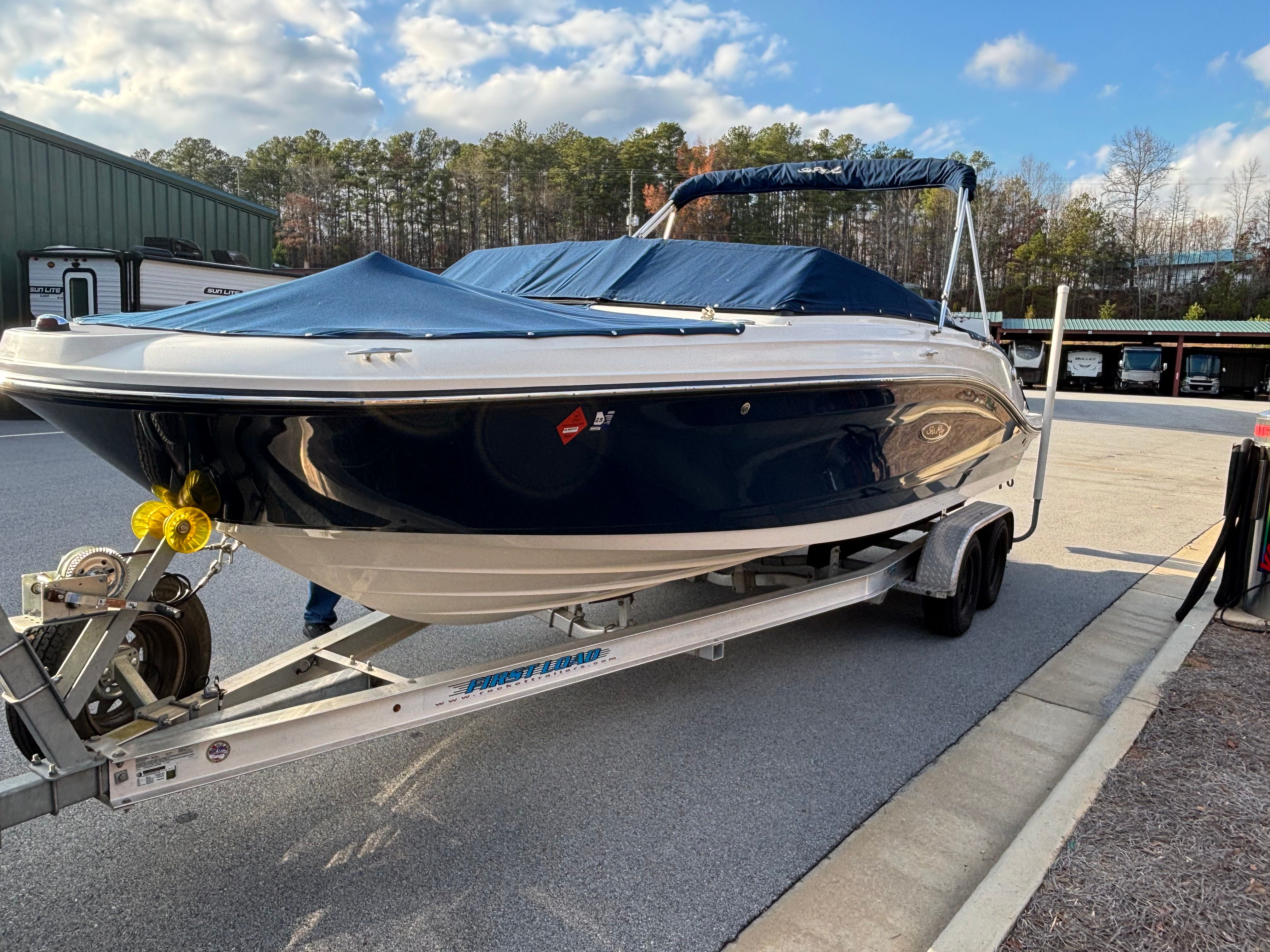 2018 Sea Ray SPX 230 Outboard - 8