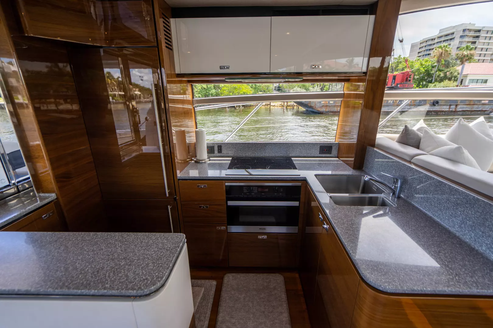 2018 Princess F62 - Image 59