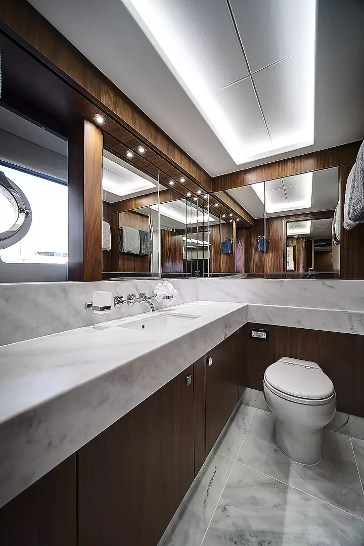 2019 Sunseeker 86 Yacht - Image 55