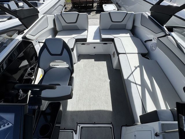 2026 Yamaha Boats AR220 - 11