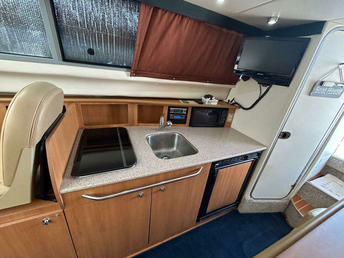 2008 Bayliner Discovery 288 - Image 7