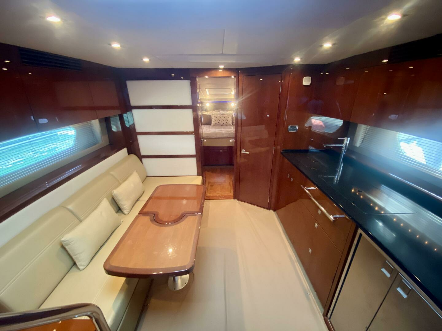 2010 Sea Ray 450 Sundancer - Image 53