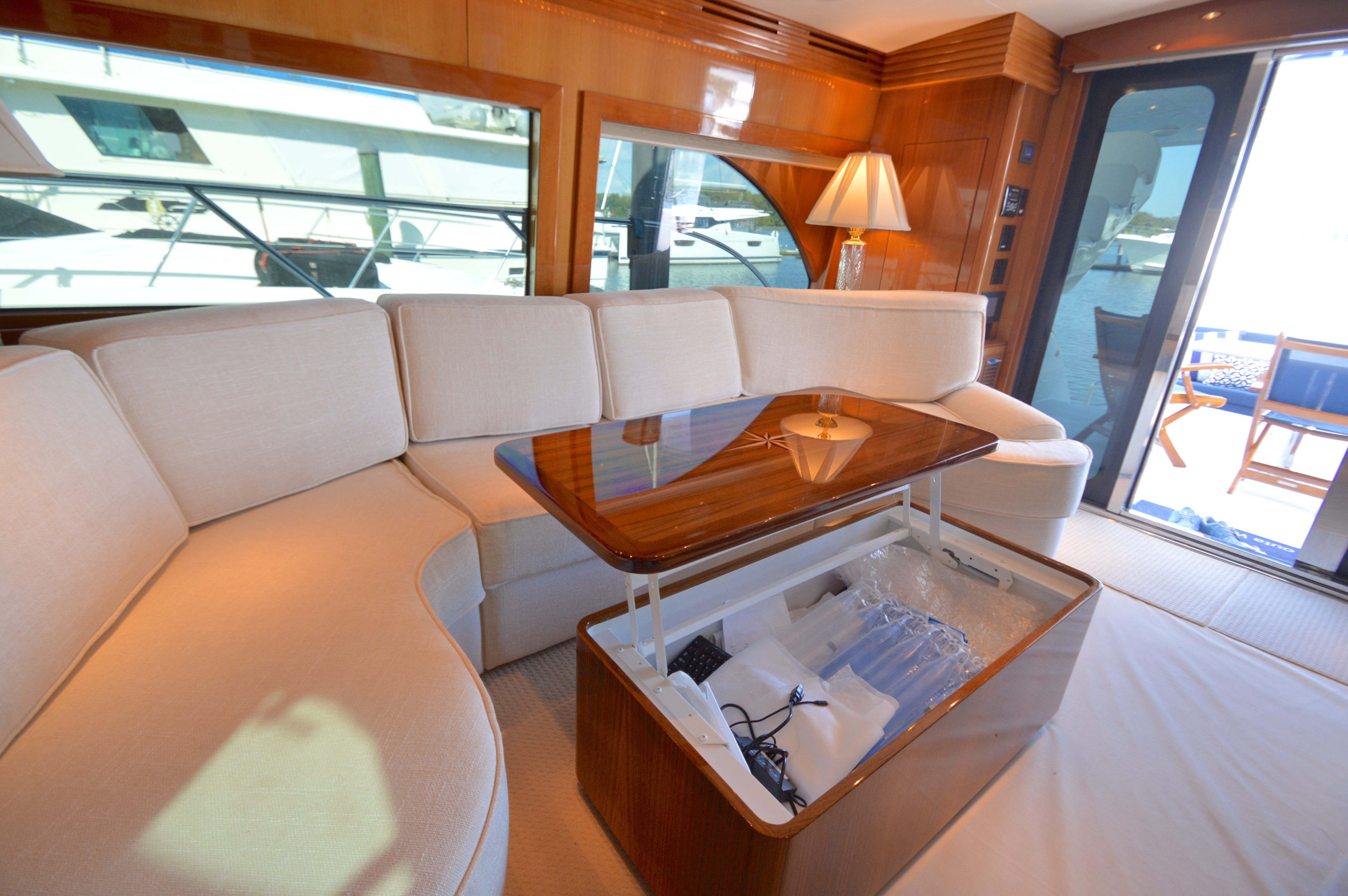 2006 Hatteras 64 Motor Yacht - 17