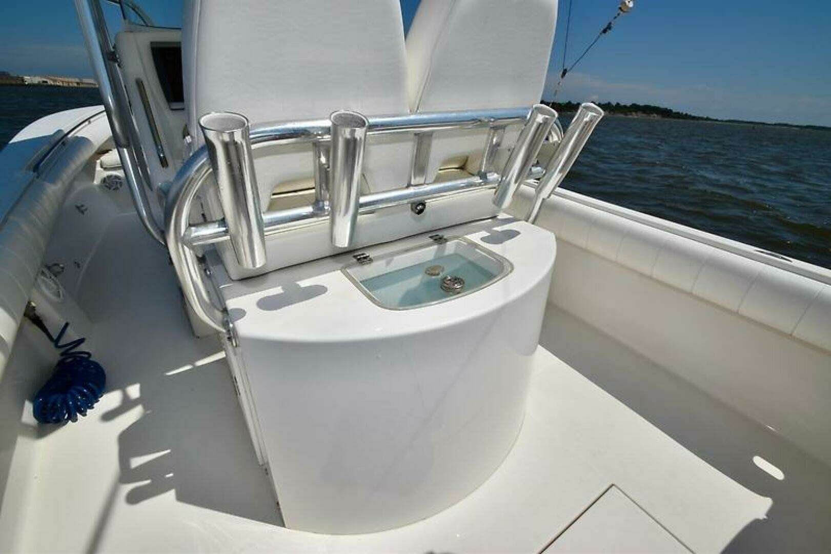 2013 Regulator 28 FS w/SeaKeeper Ride - Image 21