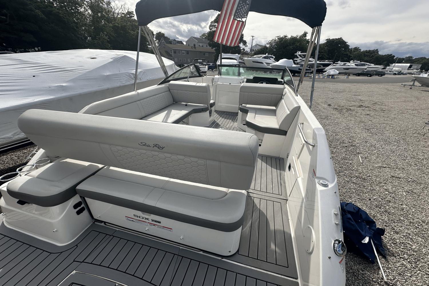 2020 Sea Ray 250SDX OB - 14