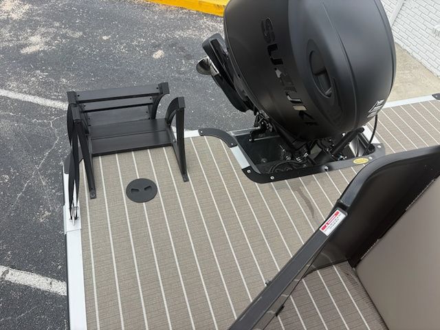 2026 Bentley Pontoons Legacy Cruise 223 - 21