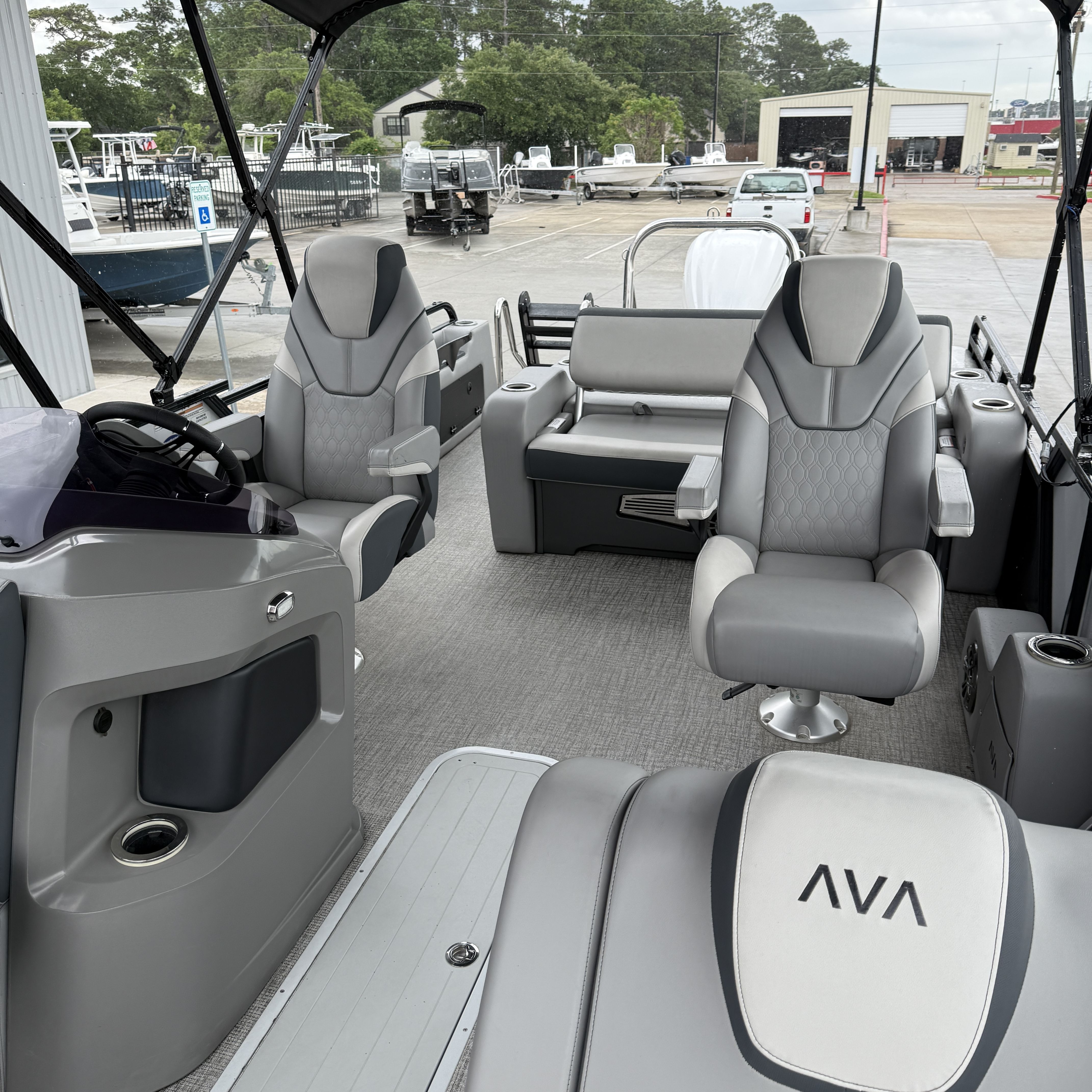 2025 Avalon Catalina Versatile Rear Bench - 23' - 12