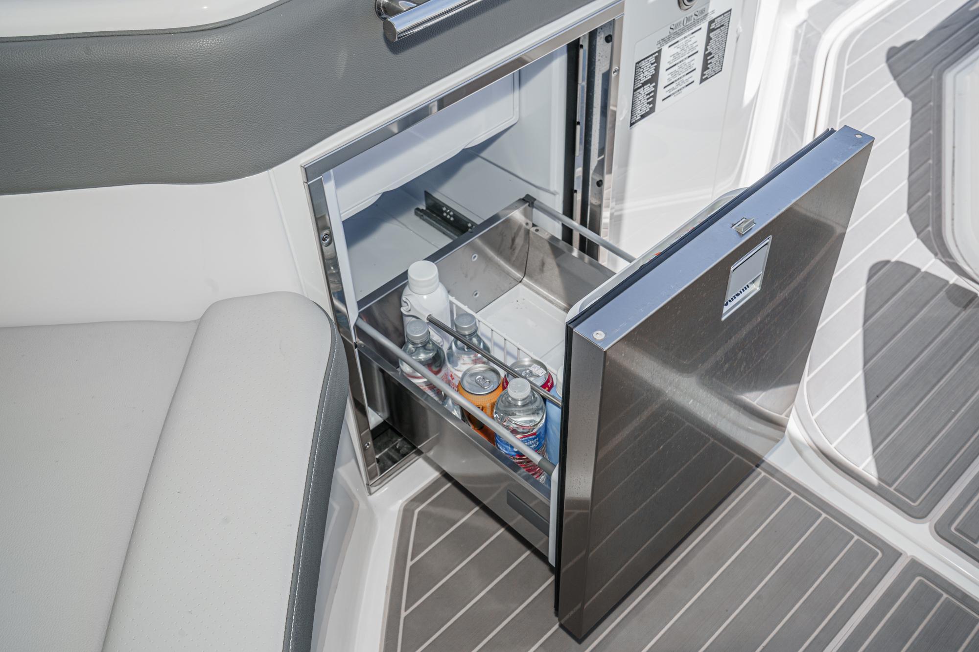2024 Sea Ray Sundancer 320 Outboard - 32