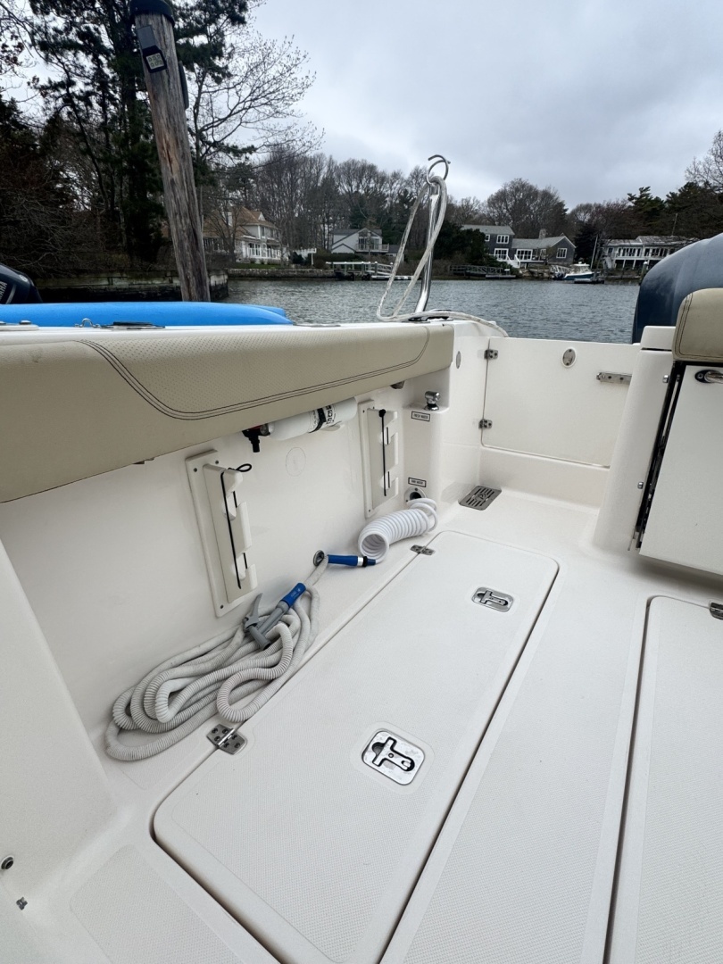 2017 Pursuit 295 DC - Image 13