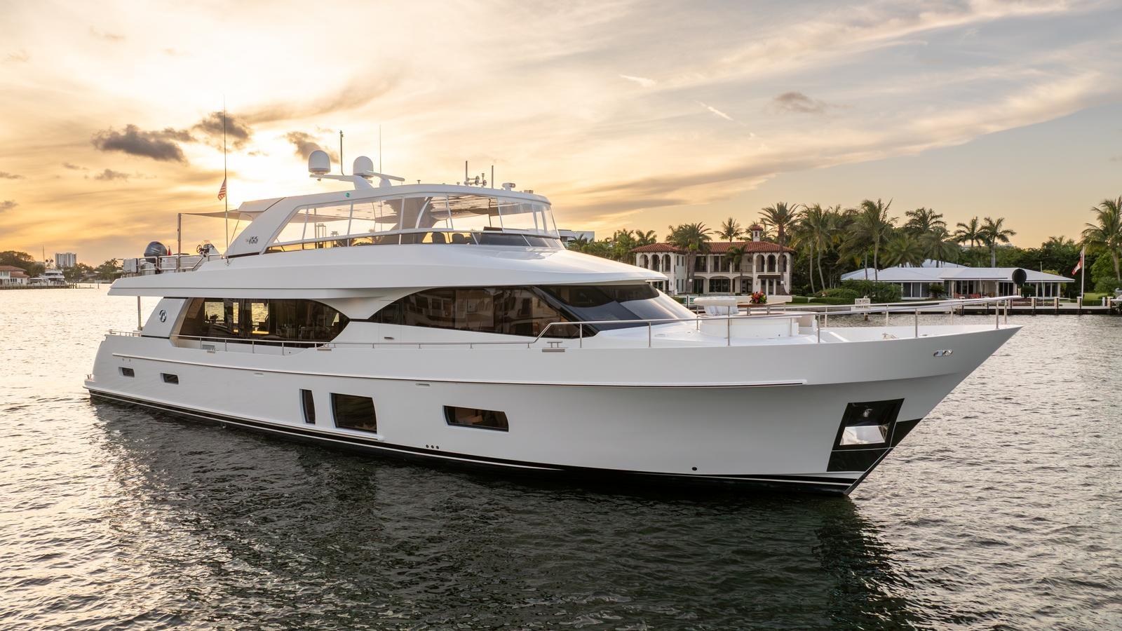 2020 Ocean Alexander 100 Flybridge Megayacht
