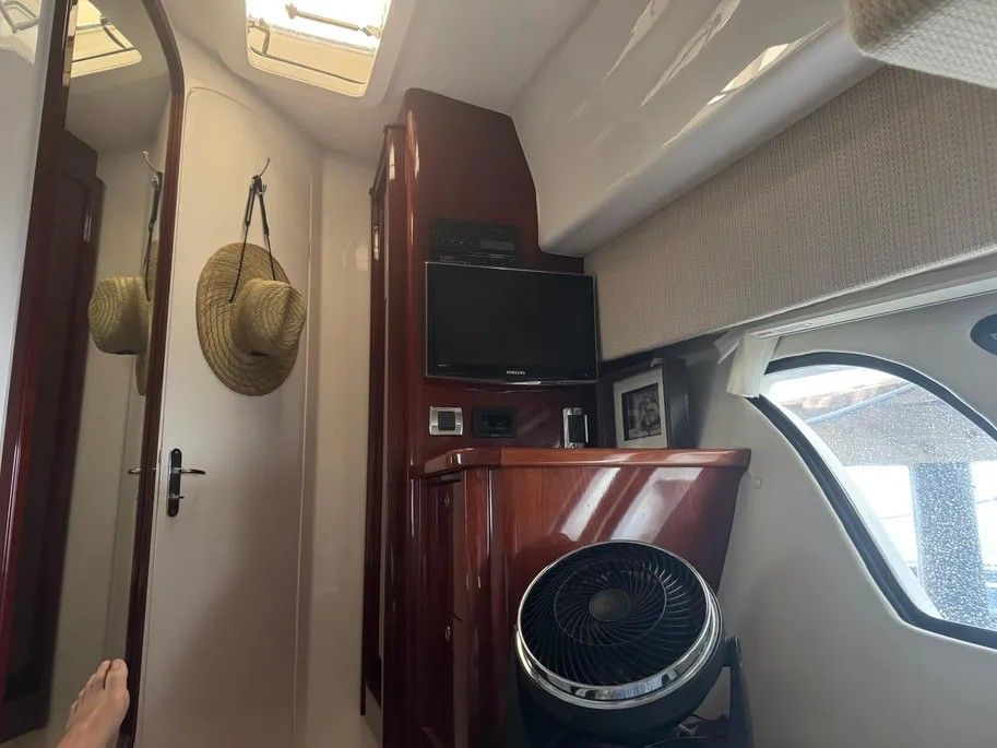 2012 Intrepid 475 - 19