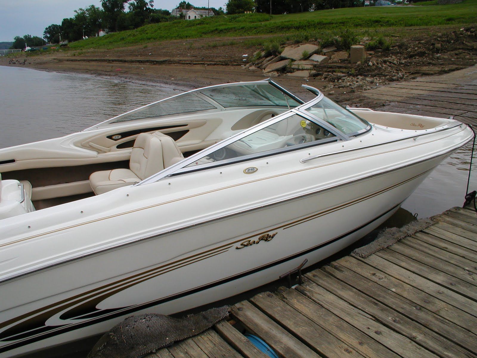1998 Sea Ray 210 Bow Rider - 3