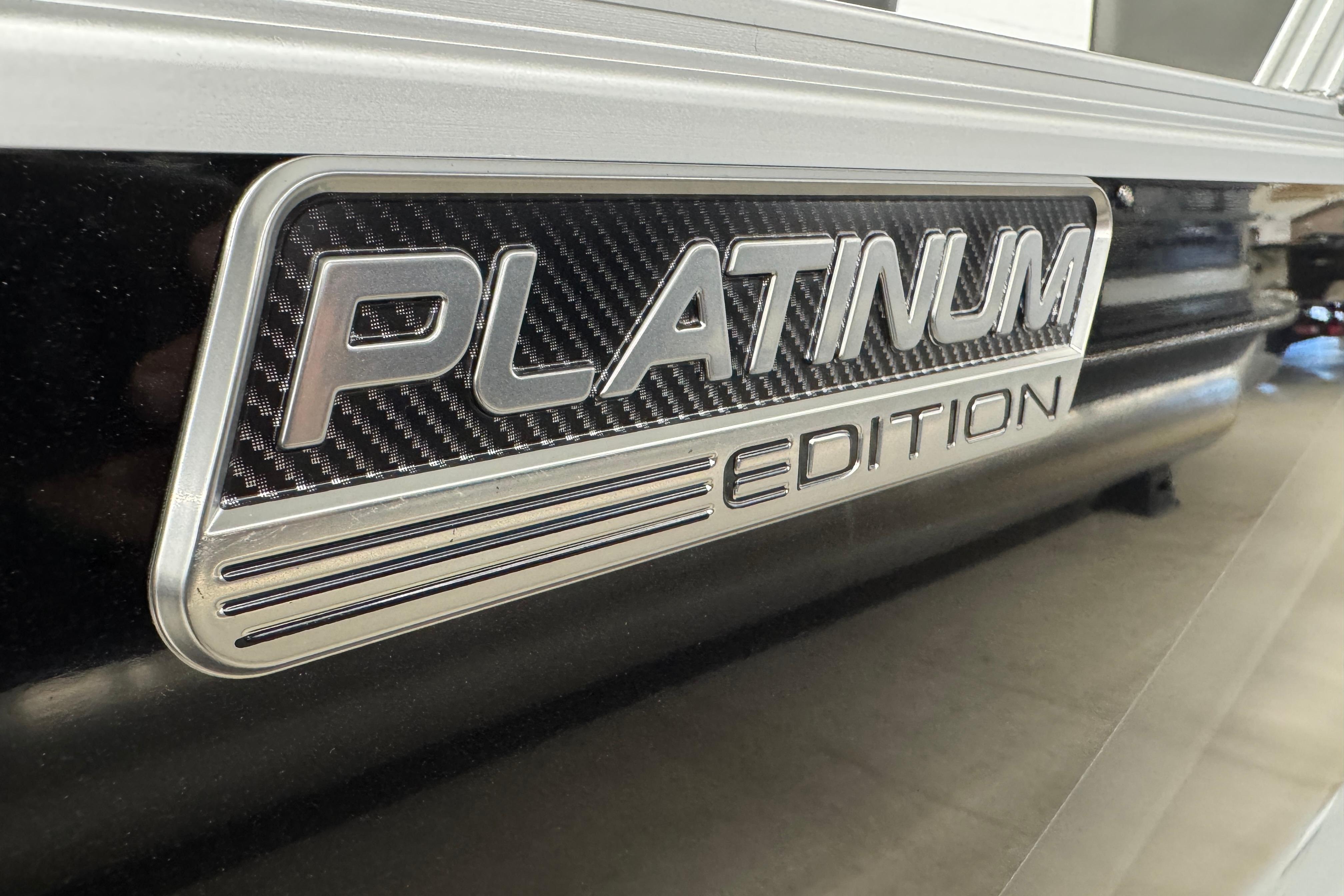 2026 Avalon Ventue 85 RF Platinum Edition badge on sleek black surface.