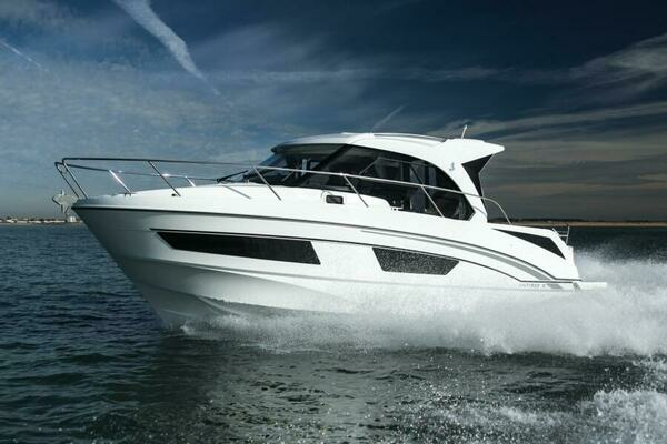 2025 Beneteau Antares 9