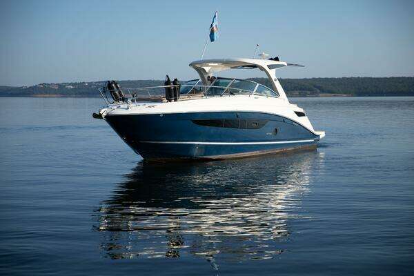 2016 Sea Ray 350 Sundancer