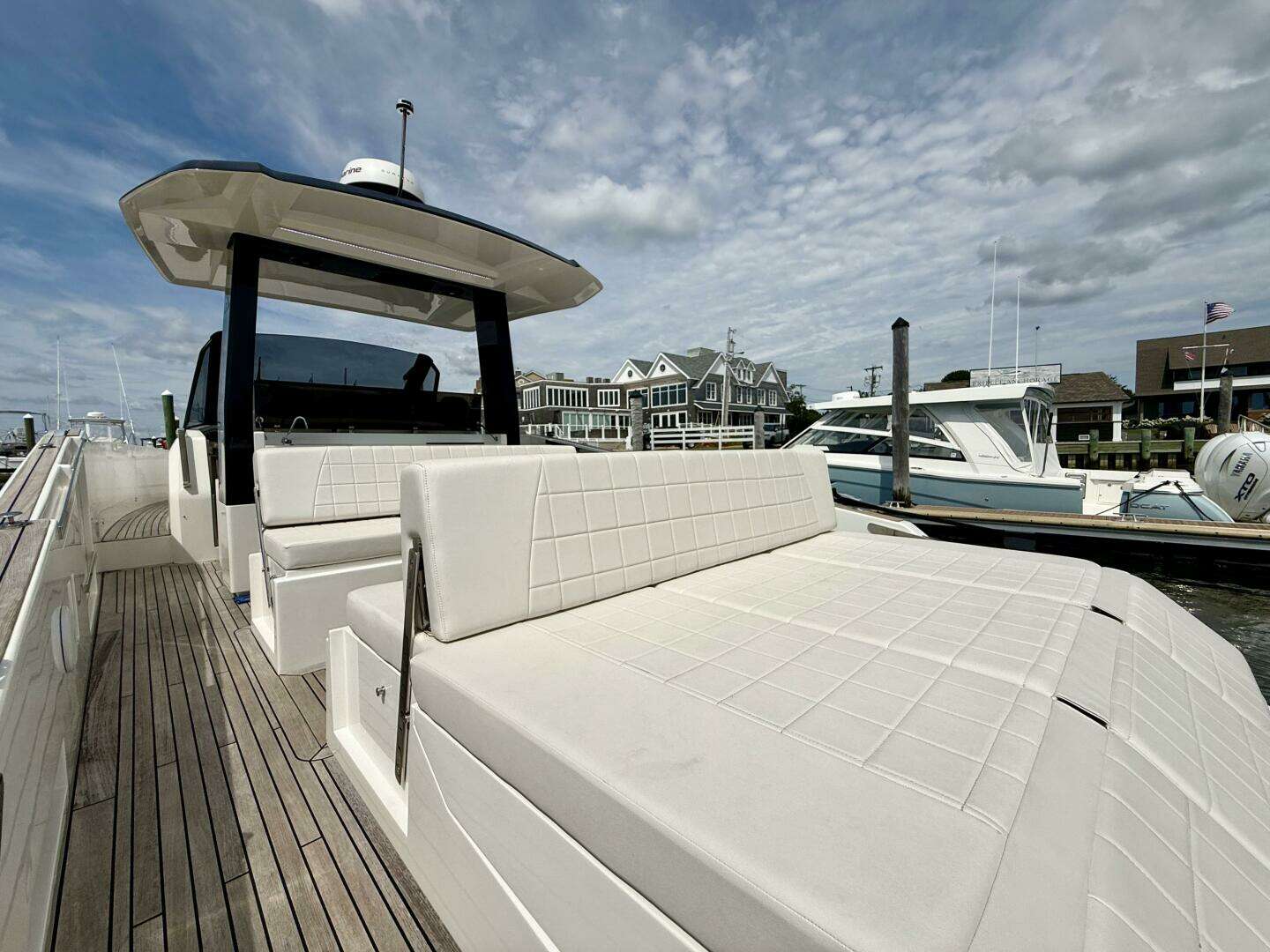2023 Astondoa 377 Coupe Outboard - Image 12