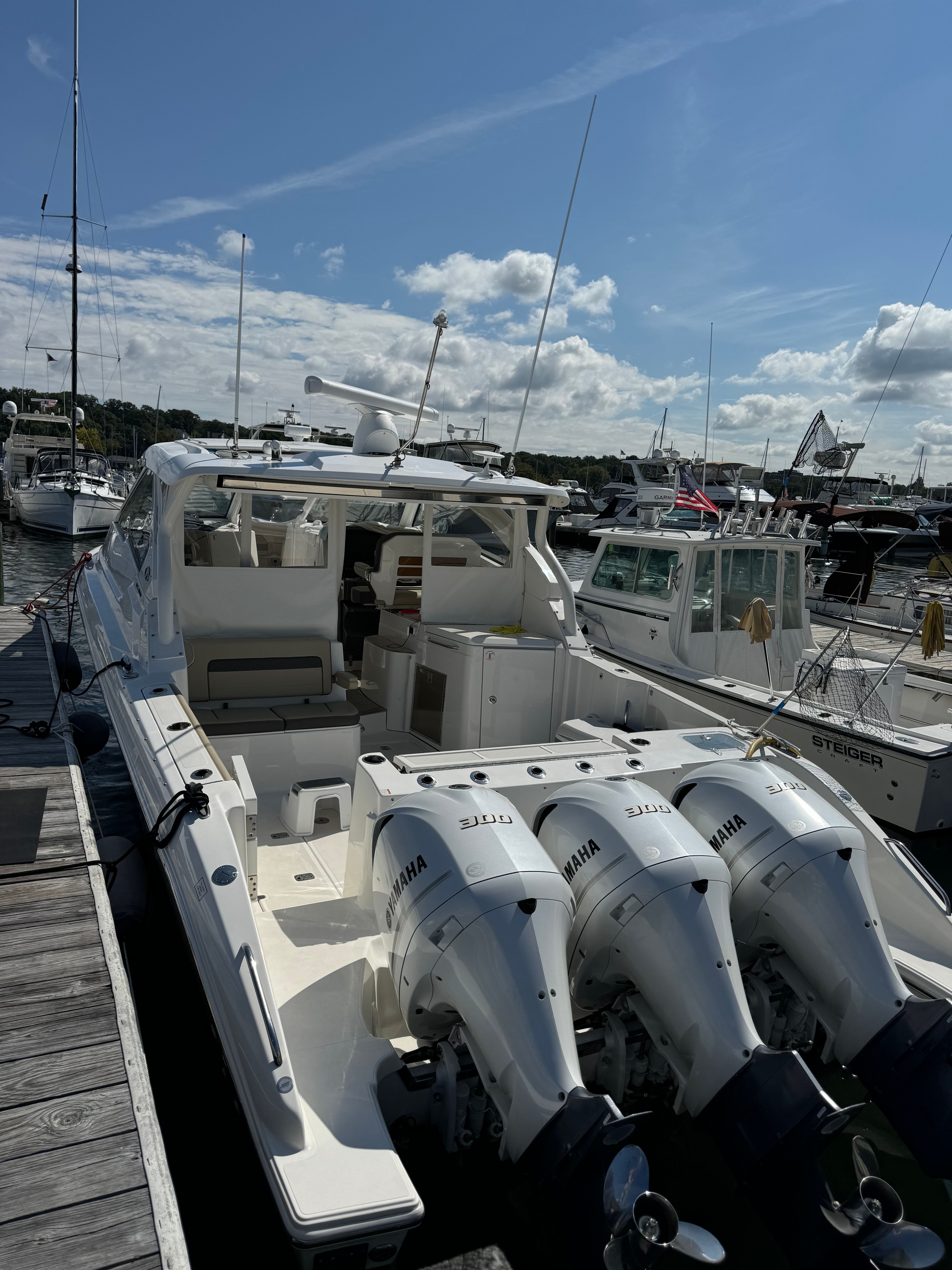 2020 Pursuit DC 365 Dual Console - 18