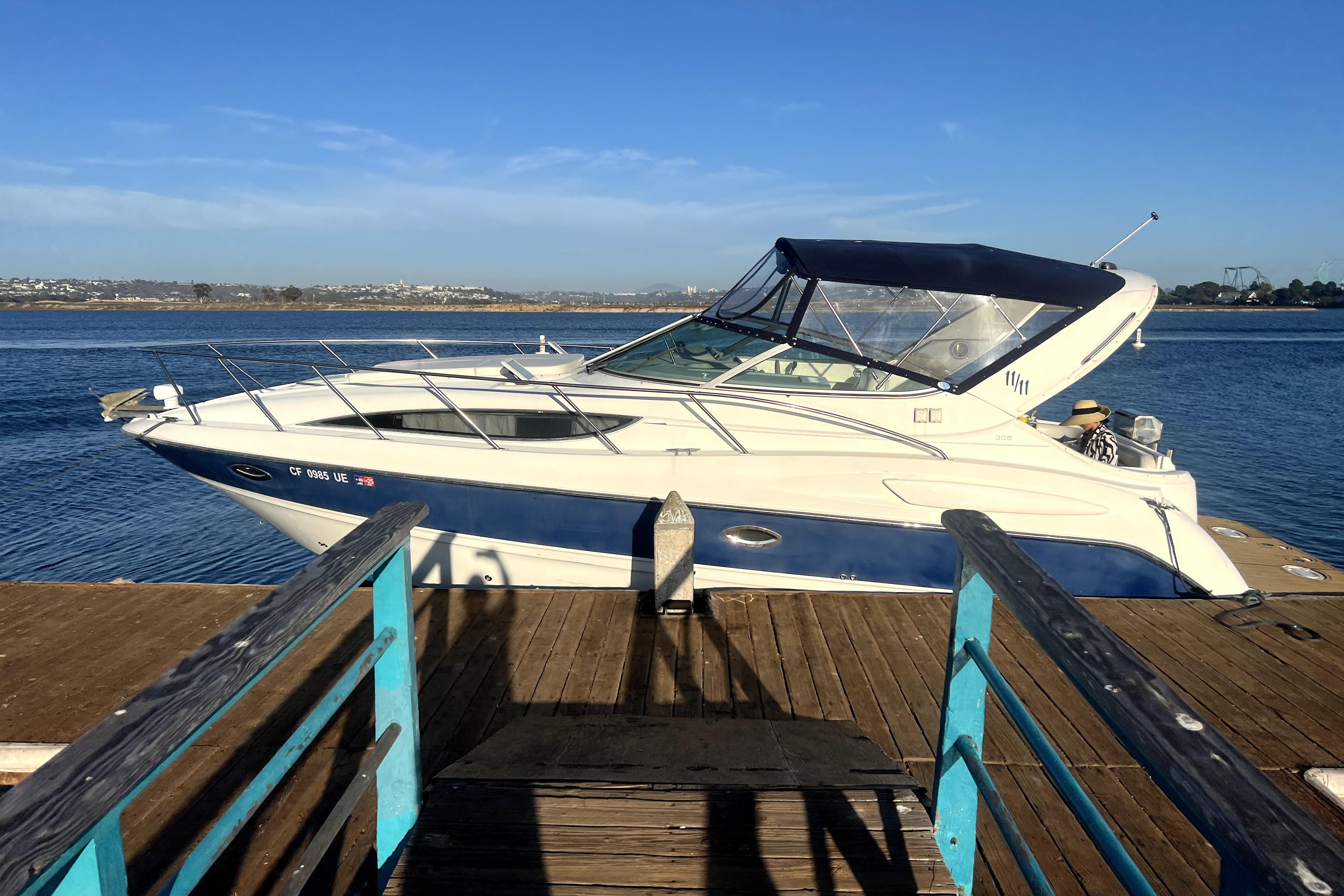 2007 Bayliner 305