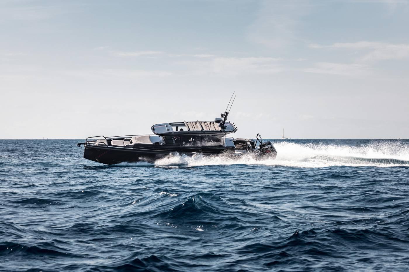 BRABUS Shadow 900 XC Cross Cabin 2023 cruising on open sea.