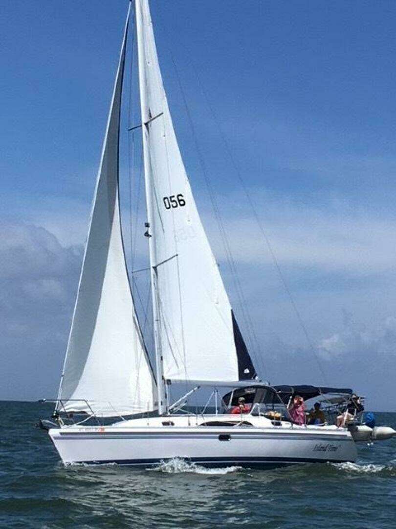 2012 Catalina 355 - Image 2