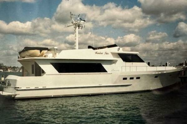 1990 Motor Yacht 70 Brata