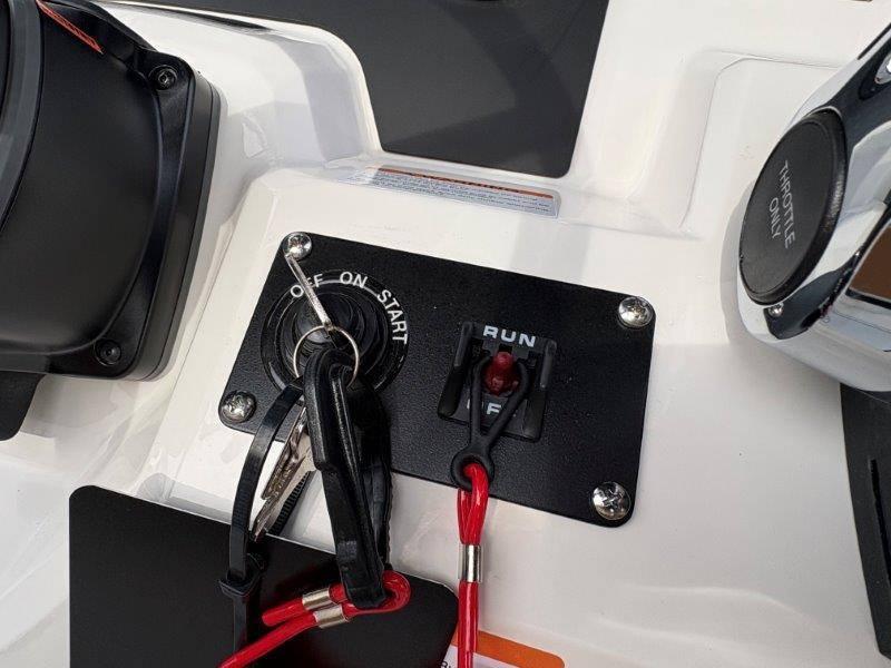 2025 Robalo R202 Explorer - 89